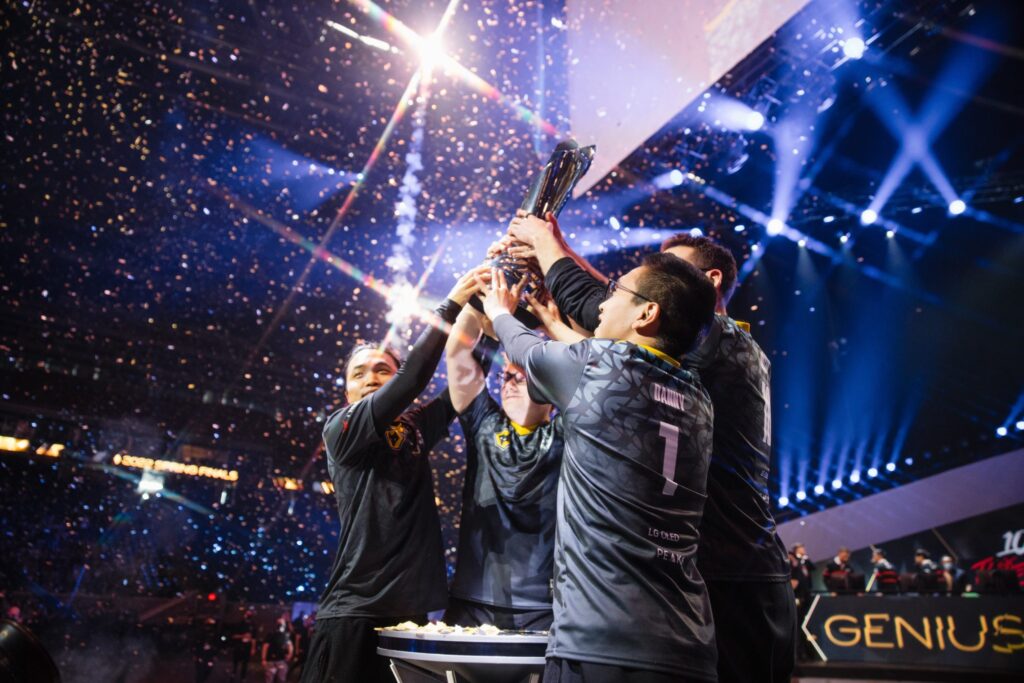 Evil Geniuses sweep 100 Thieves in 78 minutes, the fastest BO5 finals in LCS history