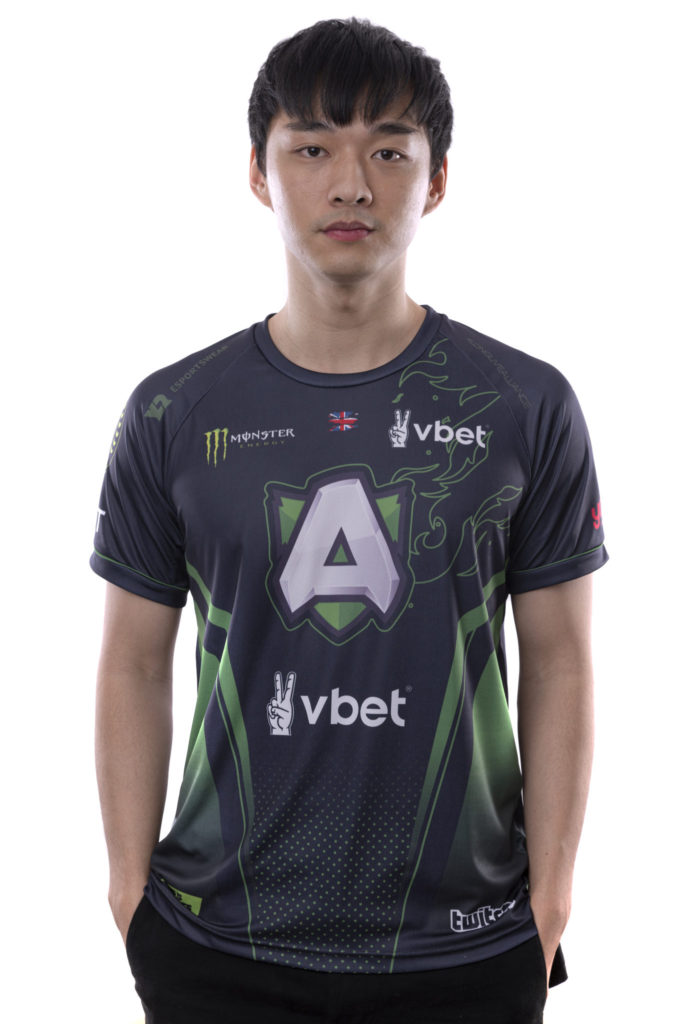 Yuki says that he prefers an adult environment.