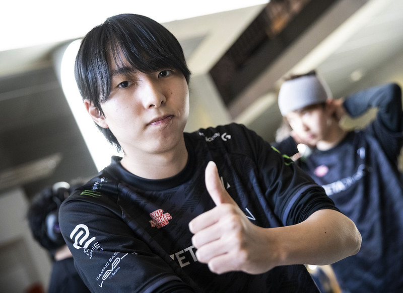 SugarZ3ro’s Valorant crosshair and video settings