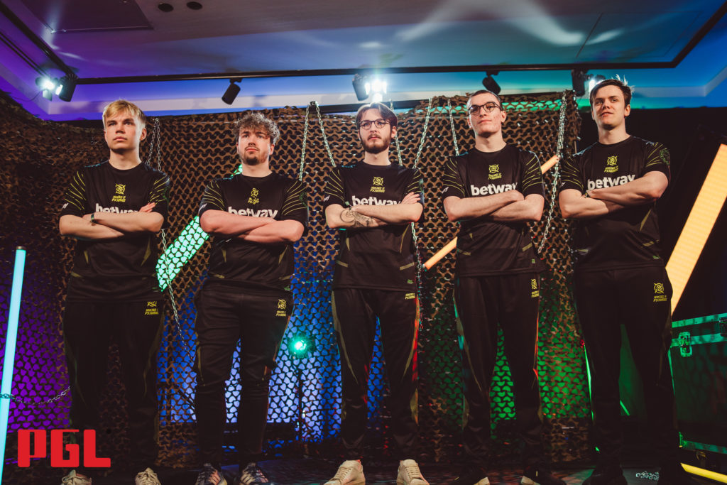 There's a big Dev1ce question mark over NiP at the CS: GO Major Legends stage.