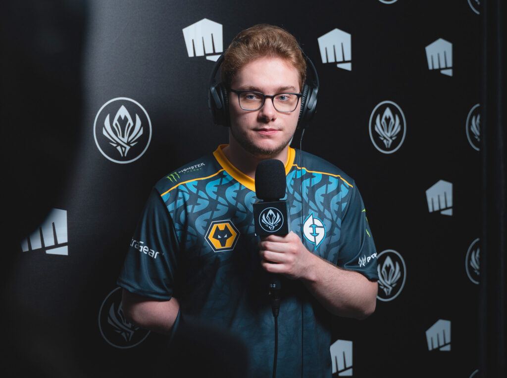 “O ping não parece muito estável. Não aparenta ser 35 de ping, parece um pouco lento”, disse Inspired da EG sobre ping na MSI