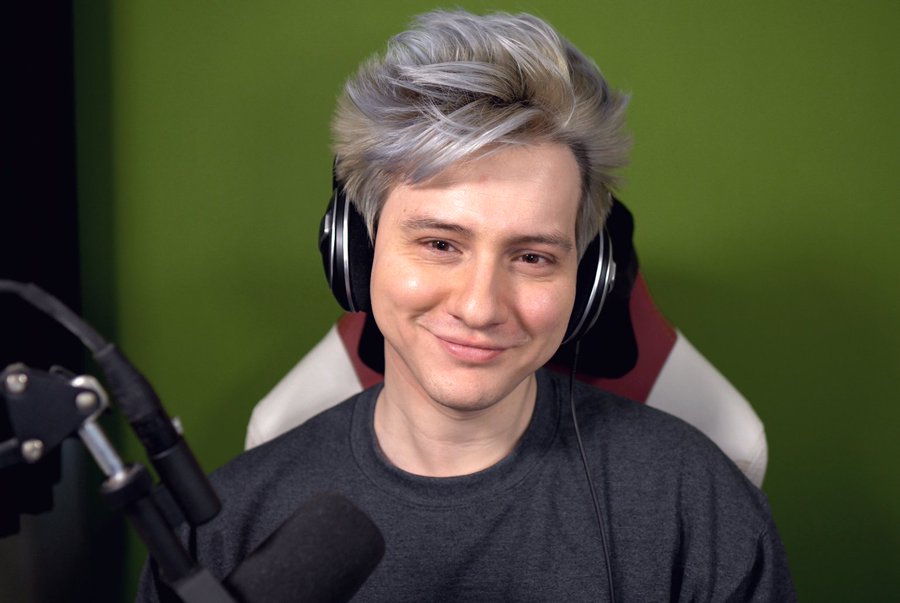 Let Me Entertain You: Overwatch League caster Harry “LEGDAY” Pollitt takes the Stage