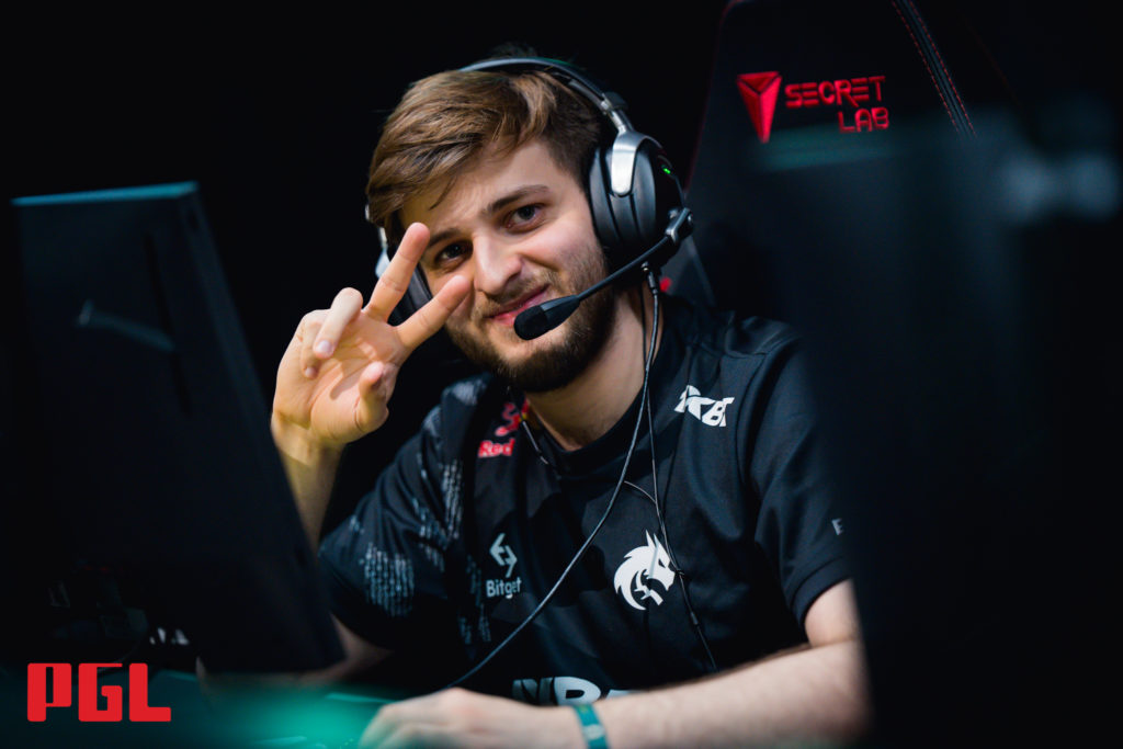 Degster Leaves Spirit