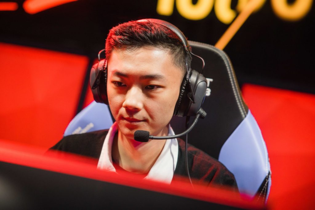 100T FBI playing LoL