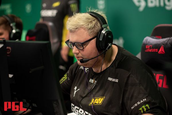 Boombl4 anuncia divórcio após esposa o acusar de vício em drogas