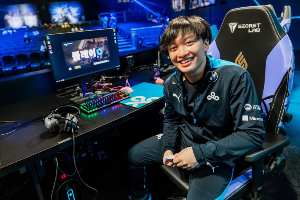 Cloud9 K1ng on stage smiling