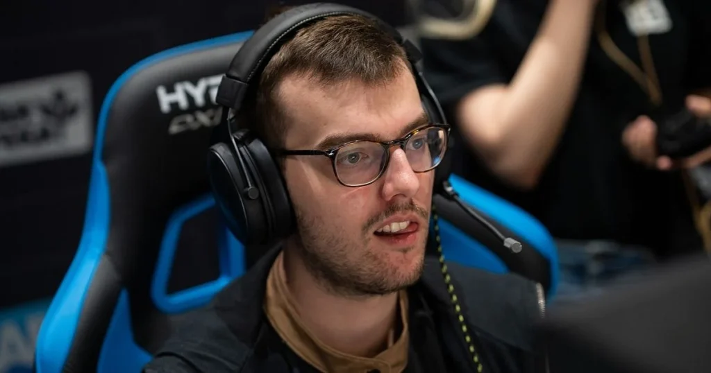 Fata: “I tried playing some NA pubs but I think in half of them Shadow Amulets were involved.”