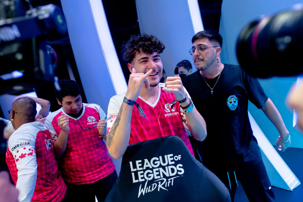 Icons 2022: Omegha atropela Buriram na estreia 