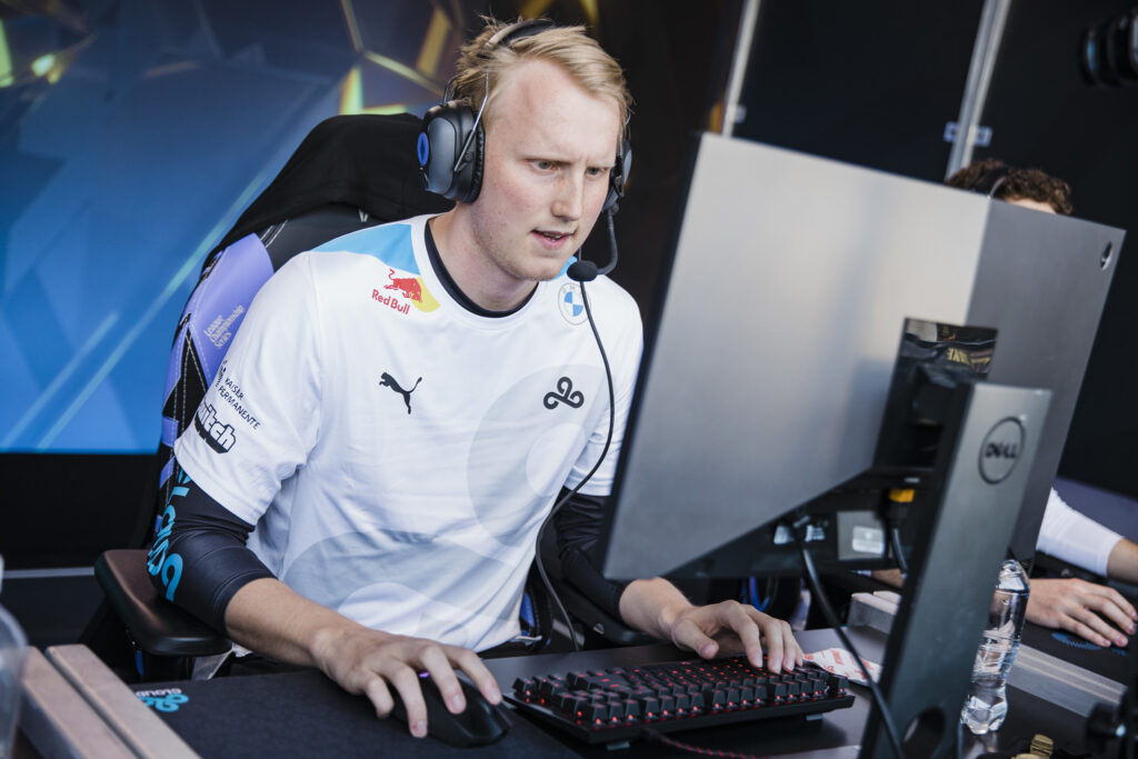 C9 Zven on supporting Berserker: “I’m trying to be the guy who teaches him macro similar to how I was taught. Maybe I am the Mithy to him like Mithy was to me”