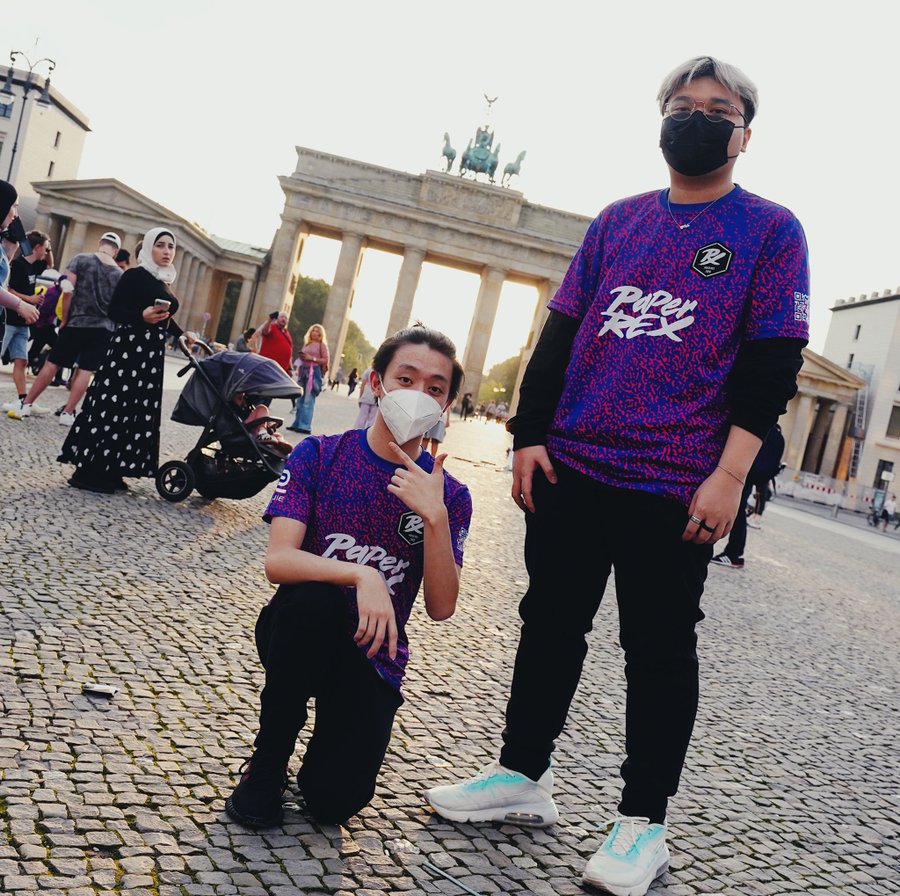 D4v41 and Forsaken for Paper Rex