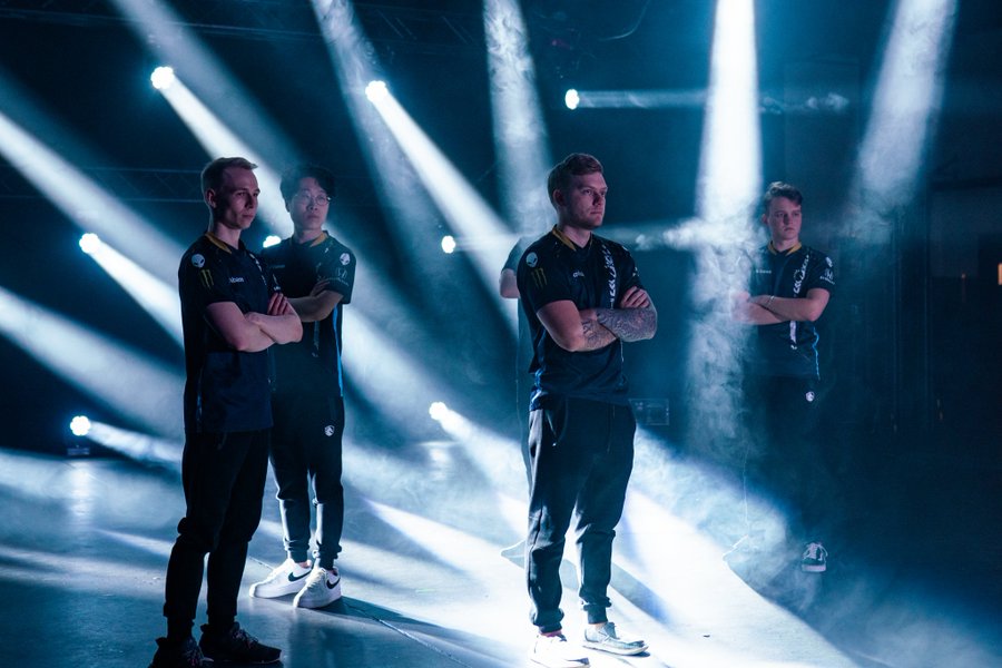 Team Spirit edge out Team Liquid after double overtime on third map