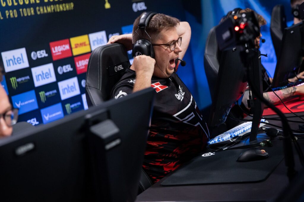 FaZe Clan guarantee Top 4 at IEM Cologne, edge past Astralis