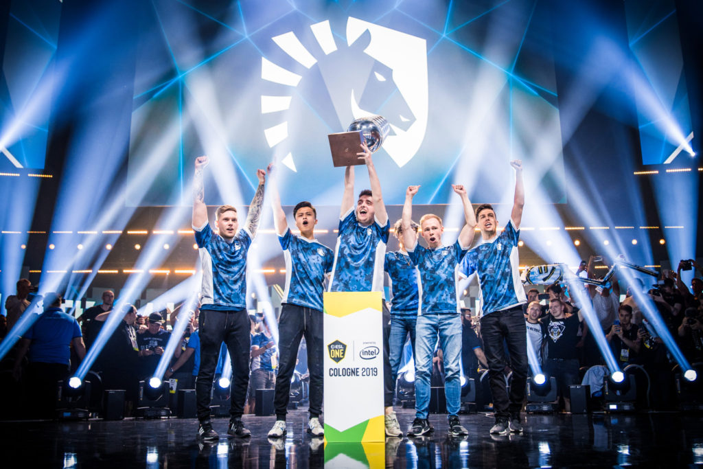 Liquid lifting the trophy at ESL One Cologne 2019