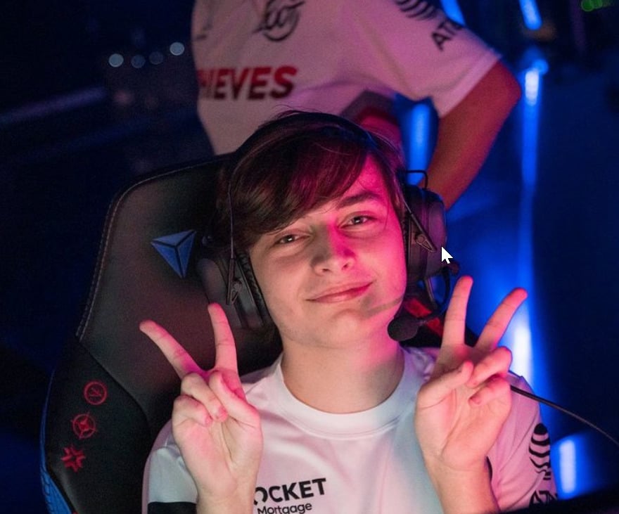 Asuna of 100 Thieves is one of the best Valorant players in North America. Here are Asuna's Valorant crosshair settings and his video settings.