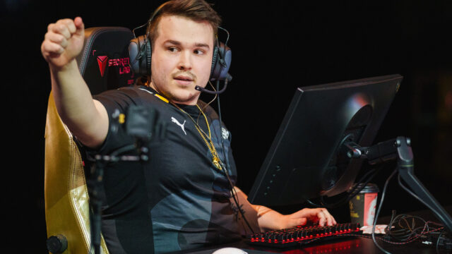 C9 Vanity's Valorant crosshair and video settings