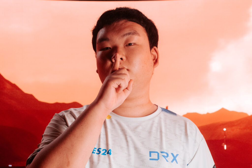 Mako VALORANT settings: VALORANT crosshair, video settings and more