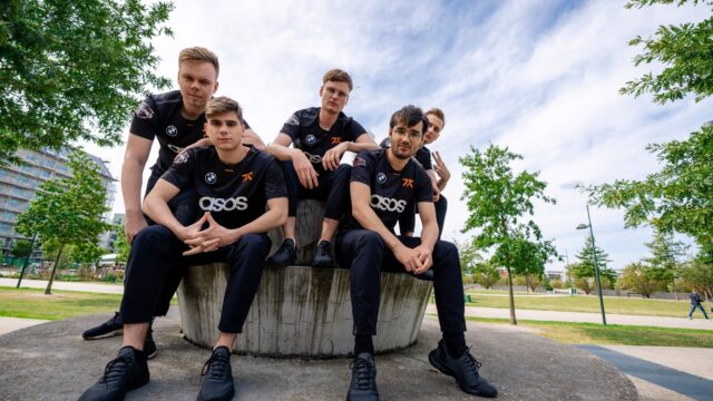 LoL Worlds 2022: Fnatic comes out on top against EG in the latest EU vs NA bout