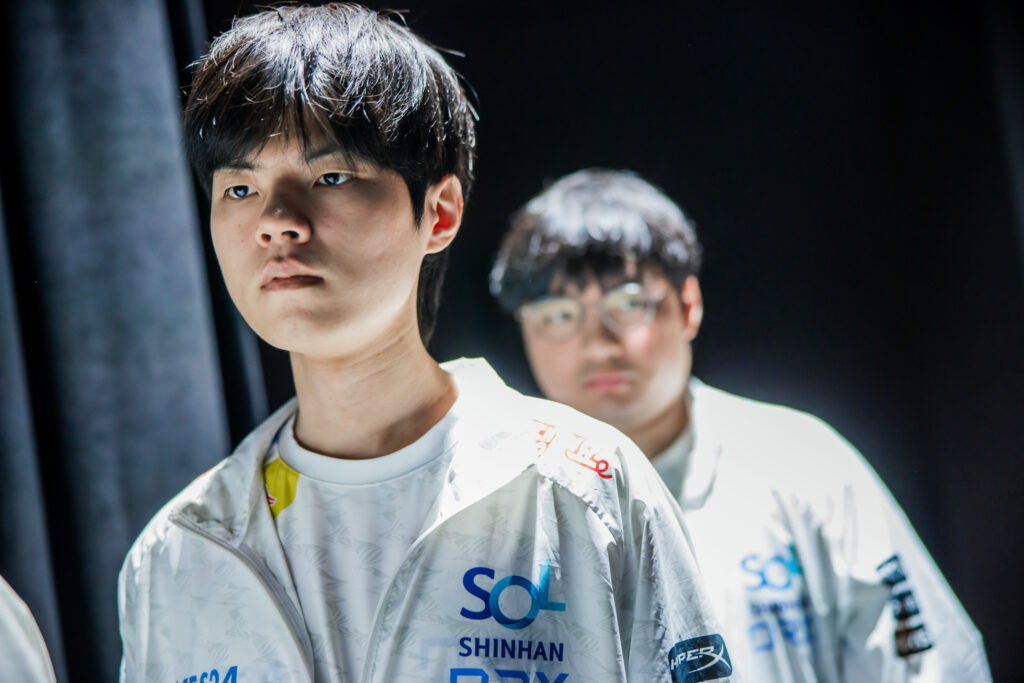 Deft: “I don’t know about retirement yet. I felt a lot of accomplishment as a player this year.”