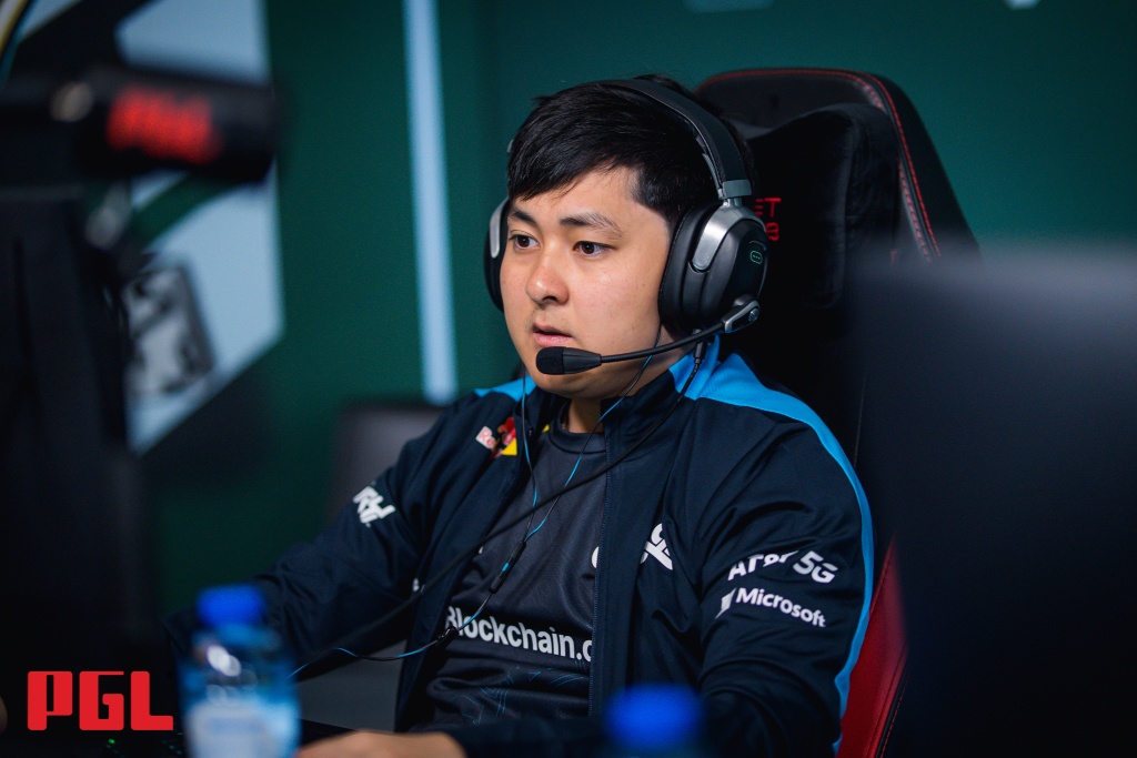 Hobbit CS: GO Settings: Crosshair, video settings and more