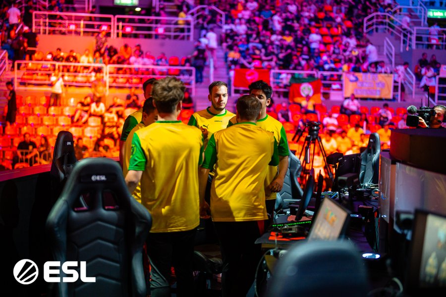 MOUZ eliminate Cloud9 – will face Outsiders in semifinals