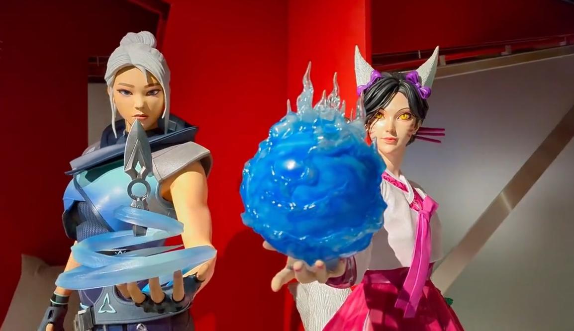 Life-sized figurines in the Riot Games Lounge.