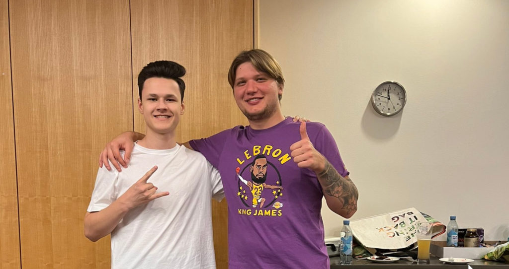 S1mple and npl together.