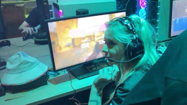 Kelsaroony gets backing from eFuse as first woman in Call of Duty Elite