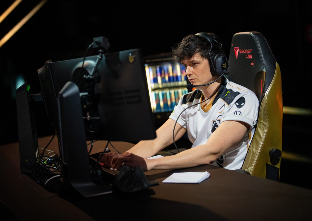 Team Liquid sign former coach Sliggy as content creator