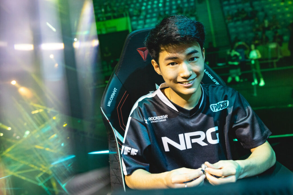 NRG s0m VCT LOCK//IN and his huge smile after that demonic debut