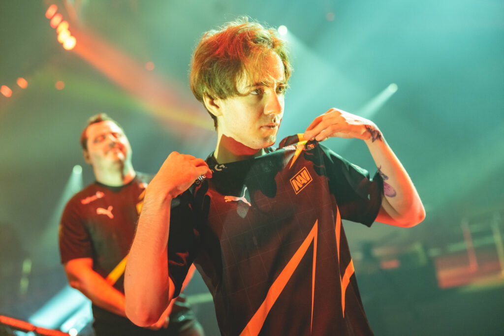 SUYGETSU VALORANT settings and crosshair code