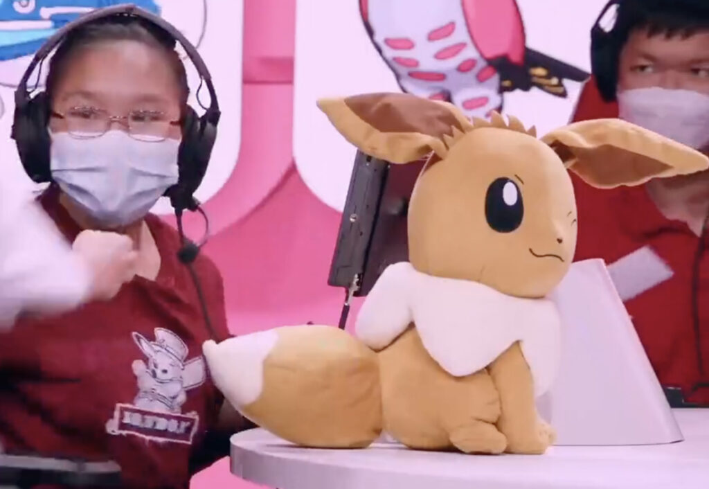 Never without Eevee - Kiara Nguyen and Eevee at OCIC 2023. Image via KiarazKiki