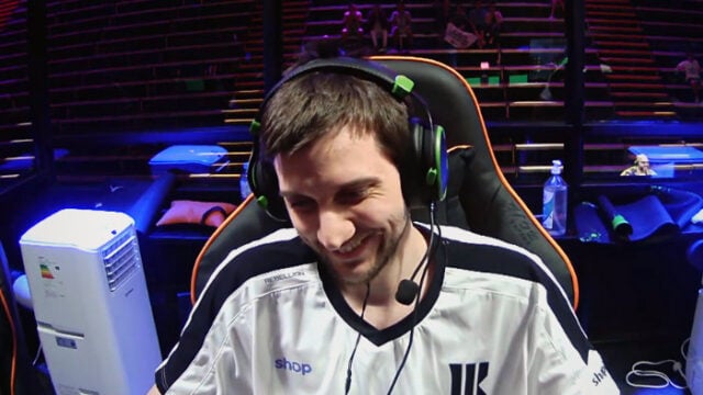 Arteezy shines on the first day of Lima Major Playoffs with his signature Shadow Fiend