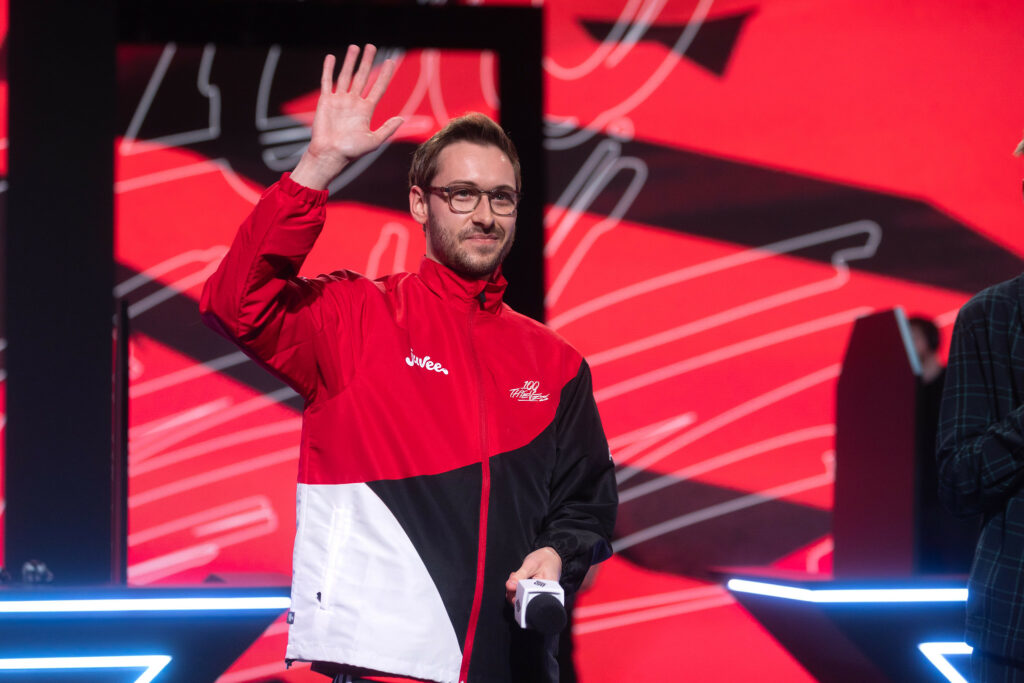 Bjergsen apologizes to Nadeshot over surprise retirement announcement