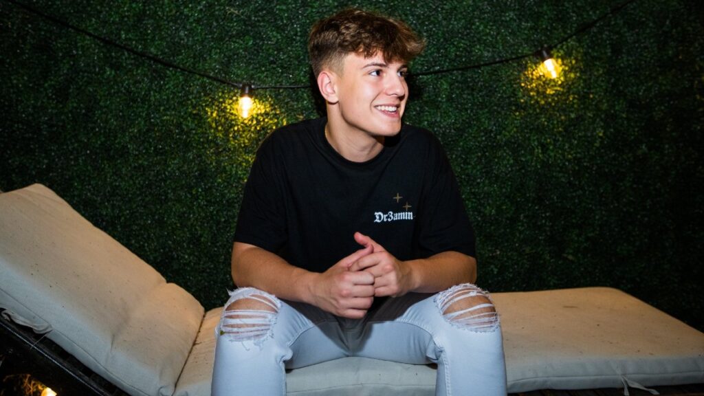 #FreeClix trends in response to Fortnite pro’s ban for “teaming”