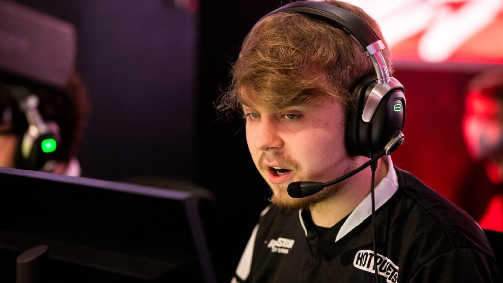 Sweetdreams solo queues to Apex Predator with 0 damage