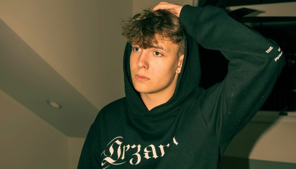 Clix’s age, height, keyboard settings and more