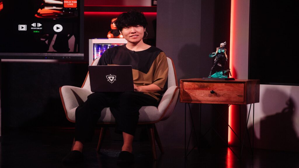 Disguised Toast teases building a League of Legends team