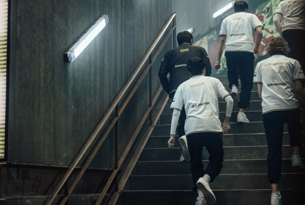 Walking off stage after the first BO3 that went to all 3 games - image via Colin Young-Wolff/Riot Games