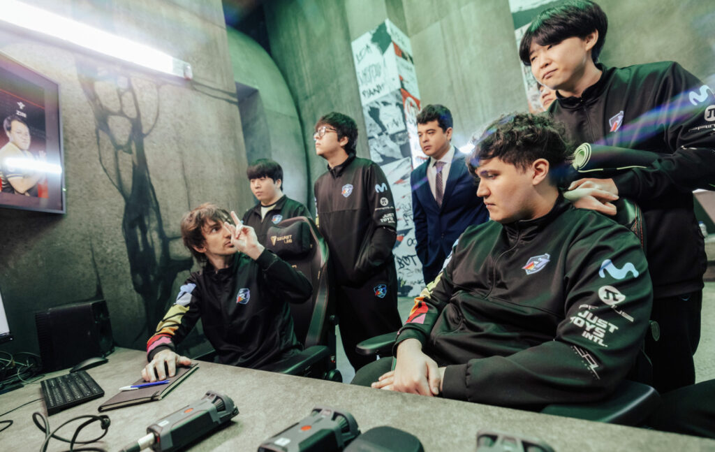 R7 pushing the LLA towards the next stage - image via Colin Young-Wolff/Riot Games