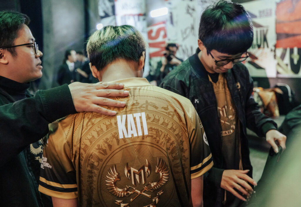 Preparing to play the LLA team R7 for a shot at the bracket stage - image via Colin Young-Wolff/Riot Games