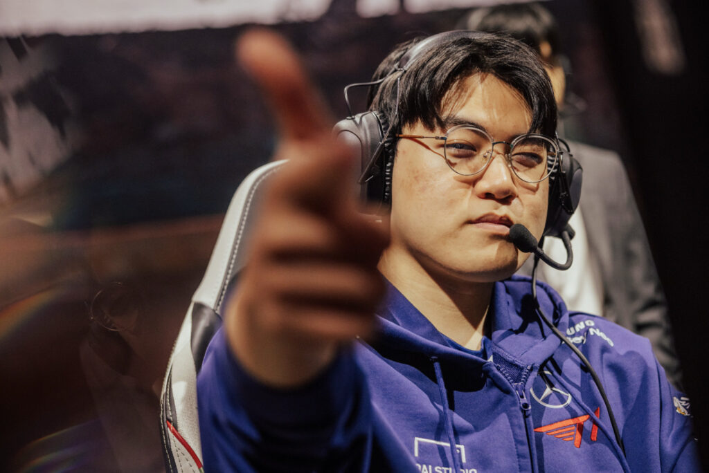 Guma set up on stage to face MAD Lions - image via Colin Young-Wolff/Riot Games