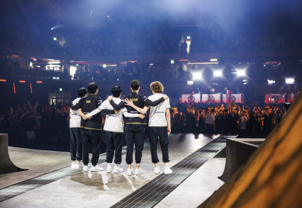 GG taking their final bow on the MSI 2023 stage - image via Liu YiCun/Riot Games