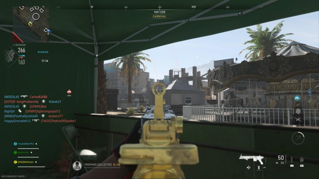 A player aims down the sight in Invasion with the FSS Hurricane in MW2.