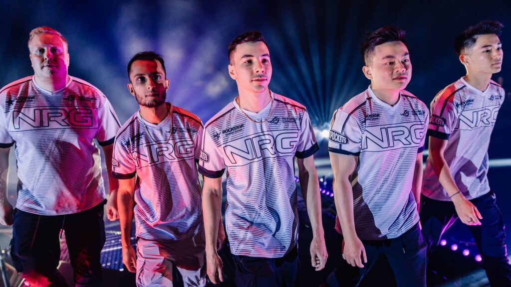 Crashies and FNS discuss intelligent strat against NAVI on Ascent