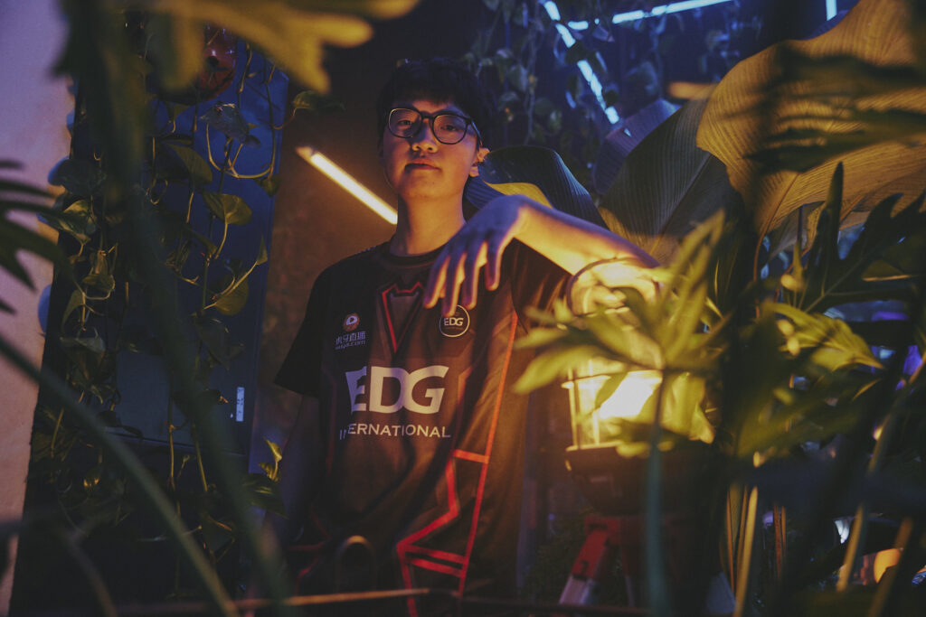 Zmjjkk VALORANT settings: Crosshair, Mouse and keybinds