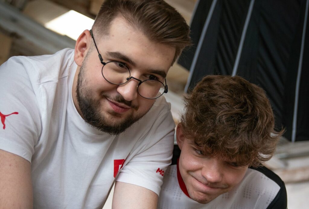 IEM Cologne 2023: Fnatic and MOUZ advance to the Group Stage