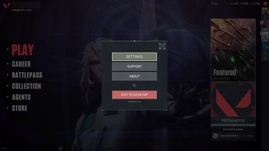 The submenu of VALORANT shows the Settings option at the top.
