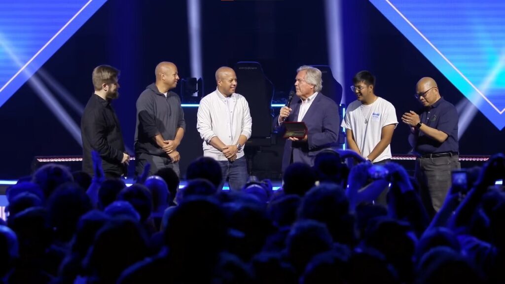 Mayor of Las Vegas gives EVO Founders key to the city following EVO 2023