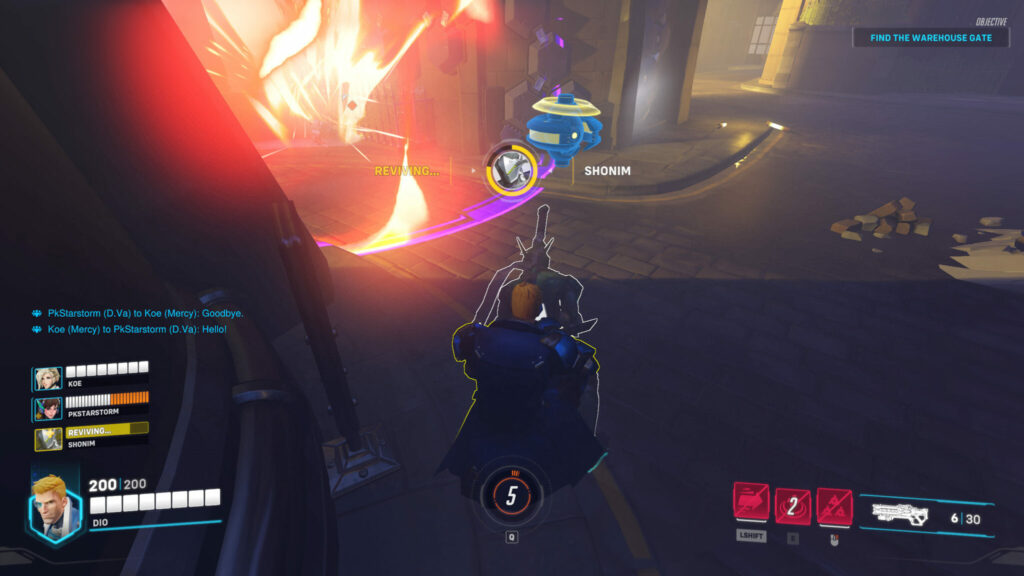 Dodge the missiles and help your teammates 