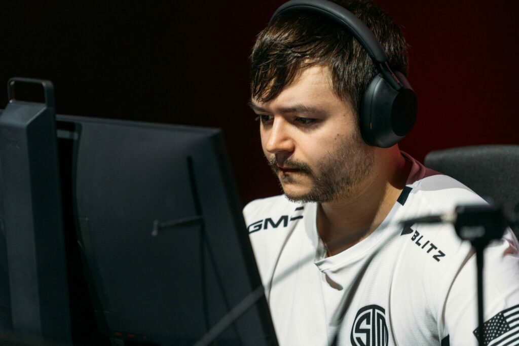 Despite a shaky start, Reps and TSM have secured a spot in the finals of the ALGS Championship. We spoke to Reps ahead of the final. (Image via TSM)